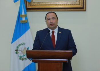 Ministro de Relaciones Exteriores Mario Búcaro