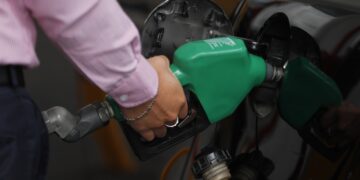 Combustibles con tendencia a la baja en el país. /Foto: DCA