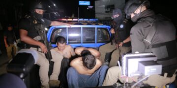 Autoridades han capturado y deportado a El Salvador a 76 presuntos mareros