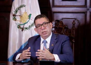 Presidente de la Comisión Portuaria Nacional anunciando el Congreso.// Foto: Dickens Zamora.