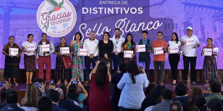 Entregan 36 nuevos distintivos de Sello Blanco a emprendedores del occidente del país
