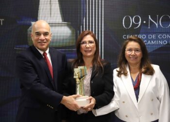 Autoridades de Agexport presentaron a los finalistas del Galardón Nacional a la Exportación. / Foto: Agexport.