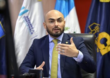 El secretario Molina subrayó la importancia de esta reunión para asegurar una transición gubernamental ordenada y basada en principios democráticos. / Foto: Álvaro Interiano.