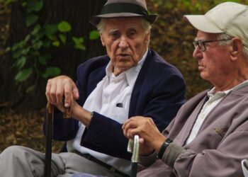 Personas mayores de 40 años necesitan la interacción "cálida", según la investigación. / Foto: ONU.