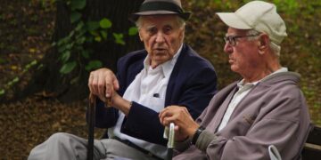 Personas mayores de 40 años necesitan la interacción "cálida", según la investigación. / Foto: ONU.