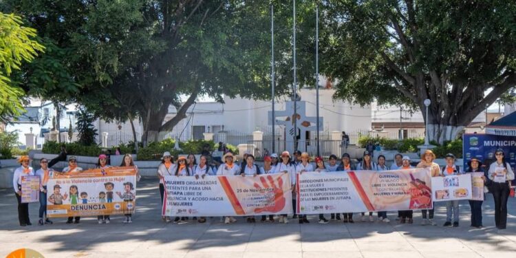 Realizan caminata en el marco del Día de la Eliminación de la Violencia contra la Mujer en Jutiapa