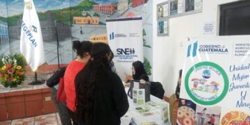 Expo Becas Tour 2023: Acercan oferta educativa a población de Chimaltenango