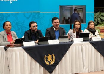 Conferencia de prensa de la Comisión de Transición de Gobierno. /Foto: Dickéns Zamora y Noé Pérez