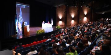 Autoridades de la cartera educativa participaron en la Conferencia Nacional para Maestros de Inglés. / Foto: Mineduc.