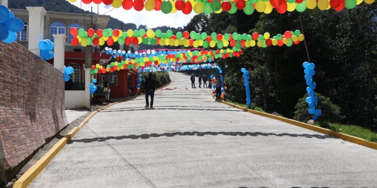 Entregan proyecto de infraestructura vial en Esquipulas Palo Gordo, San Marcos