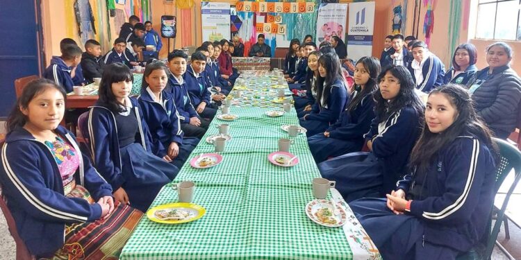 Desarrollan validación de menús escolares San Cristóbal, Totonicapán