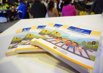 Entregan 2 mil Guías de Educación Vial en Jalapa