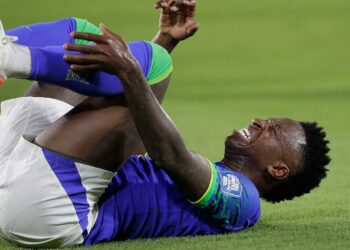 Vinícius sufre una rotura muscular y dice adiós a 2023
