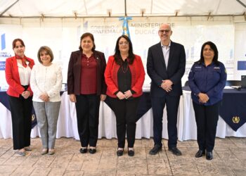 Dan inicio a la tercera etapa de formación para la prevención del suicidio. / Foto: Álvaro Interiano.