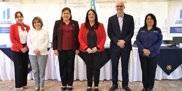 Dan inicio a la tercera etapa de formación para la prevención del suicidio. / Foto: Álvaro Interiano.