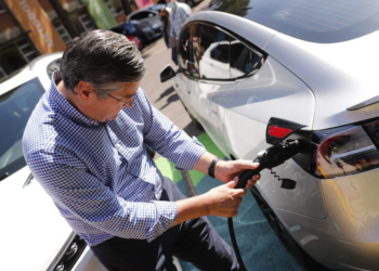 Guatemala promueve la reactivación económica e impulsa el sistema de transporte eléctrico.// Foto: MEM.