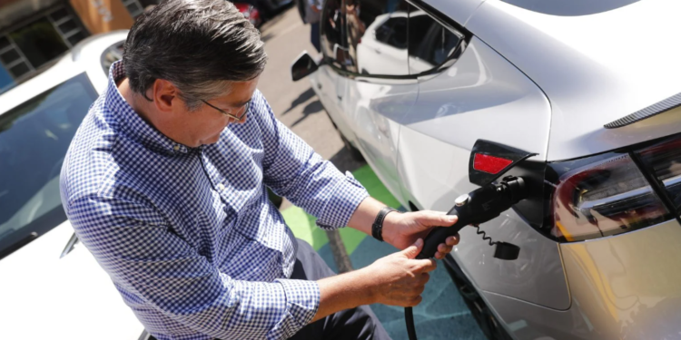 Guatemala promueve la reactivación económica e impulsa el sistema de transporte eléctrico.// Foto: MEM.