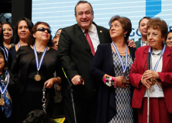 Presidente durante entrega de Orden a la Excelencia a mujeres en 2020. / Foto: DCA.
