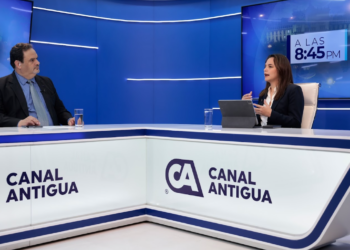 Secretaria Luz Keila Gramajo Vilchez en entrevista. / Foto: Gilber García.