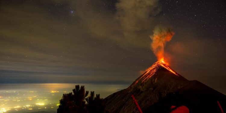 Invitan a la poblaciÃ³n a ser parte de la aventura de los volcanes. /Foto: Inguat