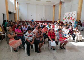 Entregan sacos de arroz a familias de Jalpatagua, Jutiapa