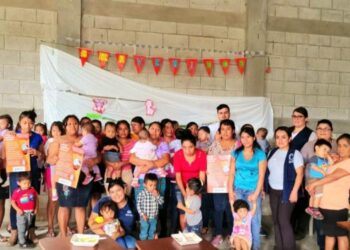 Madres de familia conocieron sobre buenas prácticas de alimentación. /Foto: SESAN