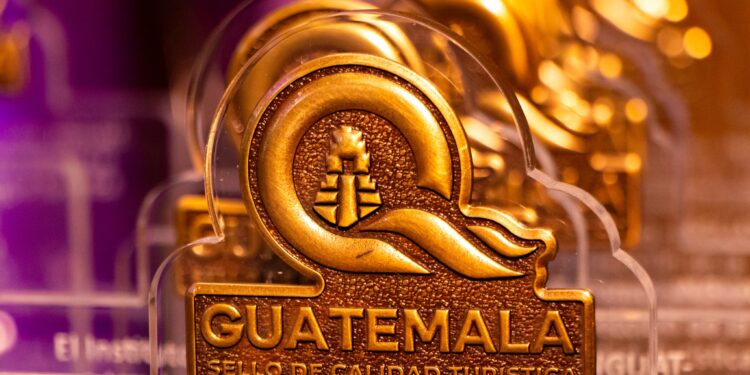 Entregan distintivos de calidad y sostenibilidad turística