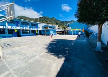Entregan mejoramiento de escuela primaria en San Antonio Sacatepéquez, San Marcos