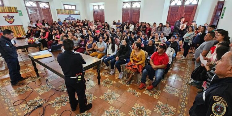 En San Marcos brindan capacitación a vendedores de juegos pirotécnicos