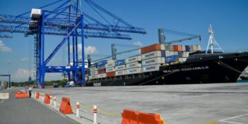 Jefe de Estado indicó que las exportaciones fortalecen la economía del país. // Foto: Comisión Portuaria Nacional.