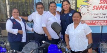 Entrega de motocicletas a la dirección de salud de Escuintla.