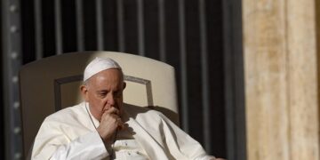 El papa y Zelenski hablaron por teléfono sobre el conflicto en Ucrania