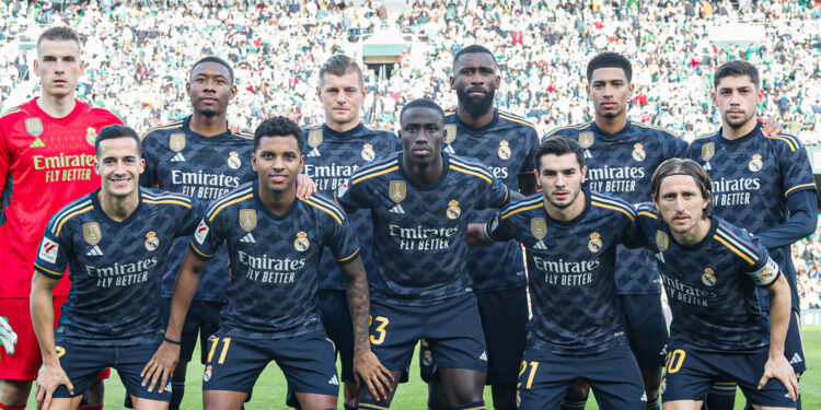 El Real Madrid pincha en el Villamarín y pone en peligro el liderato
