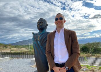 Kevin Cordón visita el Parque de la Paz en Zacapa