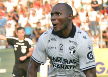 Manita de Comunicaciones para acceder a semifinales