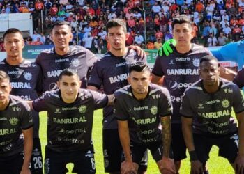 Xelajú golea a Achuapa y accede a semifinales