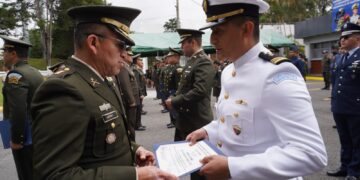 Clausuran curso nocturno de inglés virtual en el Ejército de Guatemala