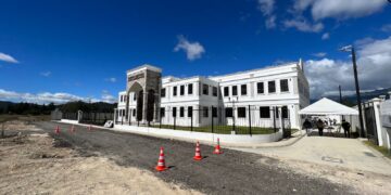 Nuevo edificio de la Empresa Eléctrica Municipal de Huehuetenango permitirá descentralizar los servicios