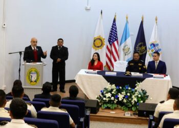 Inauguran curso de inglés en la Escuela de Especialidades de la PNC