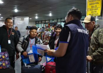 Guatemaltecos viajan a Estados Unidos como parte del Programa de Trabajo Temporal.