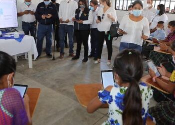 Programa tecnología en el aula benefició a más de 853 mil estudiantes en Guatemala