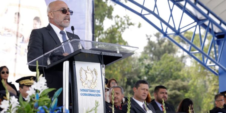 Aumentan salarios para el personal policial