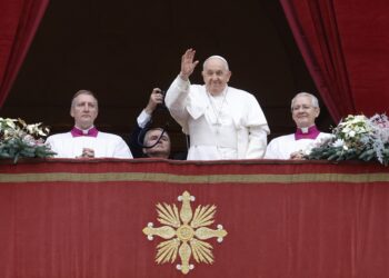 El Papa pide a políticos de América afrontar el fenómeno de las migraciones