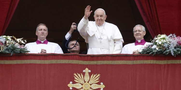 El Papa pide a políticos de América afrontar el fenómeno de las migraciones