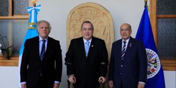 Presidente Alejandro Giammattei se reúne con Misión de Observación de la OEA