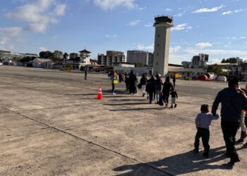 Retornan 135 guatemaltecos desde Estados Unidos