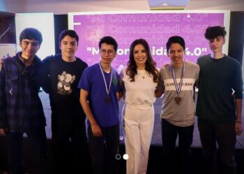 Senacyt premia desarrollo innovador para medición de gases de vehículos