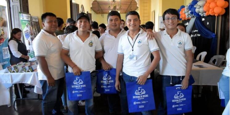 Segeplan promovió el otorgamiento de 24 mil 392 becas