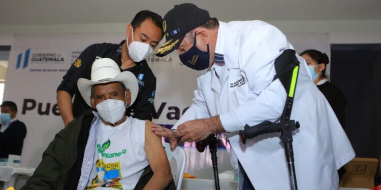 Jefe del Ejecutivo destaca acciones para contrarrestar el COVID-19 en Guatemala