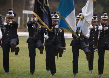 Se gradúan 182 nuevos oficiales de la Policía Nacional Civil